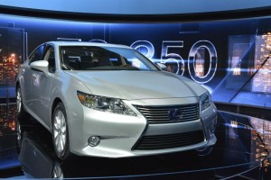 lexus-es-2013-1