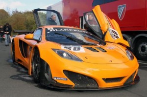 mclaren-mp4-12c-gt3-listo-para-su-primera-carrera-1