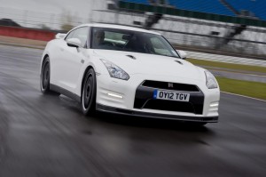 nissan-gt-r-kit-de-actualizacian-para-el-reino-unido-1