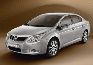 toyota-avensis-ya-se-distribuye-en-espaaa-1