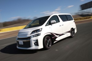 toyota-vellfire-g-sports-concept-2012